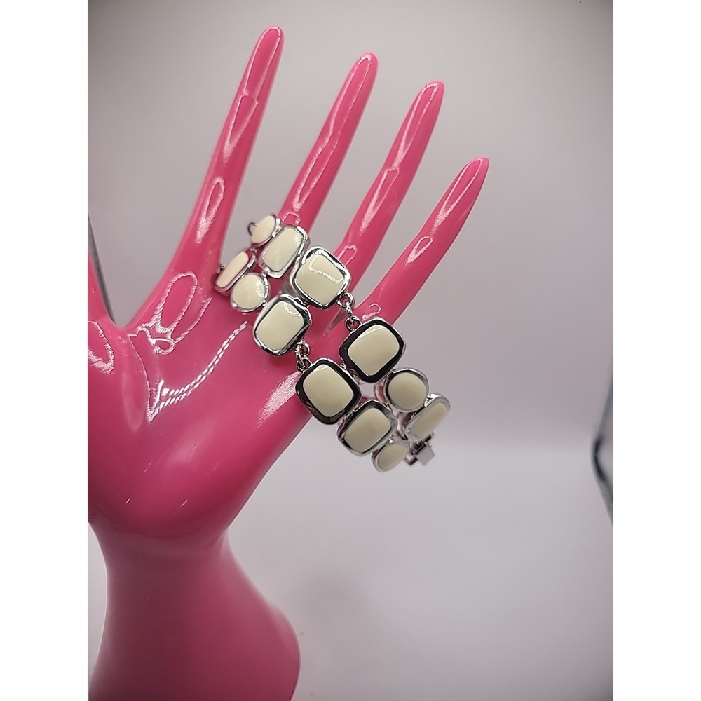 Vintage Lia Sophia Bracelet Bangle Clasp Beige Silver Tone Linked Jewelry